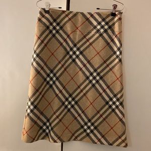 Burberry Nova Check 100% Wool A-Line Skirt. - Never Worn